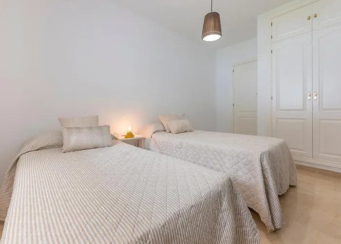 Zimmer mit zwei Einzelbetten